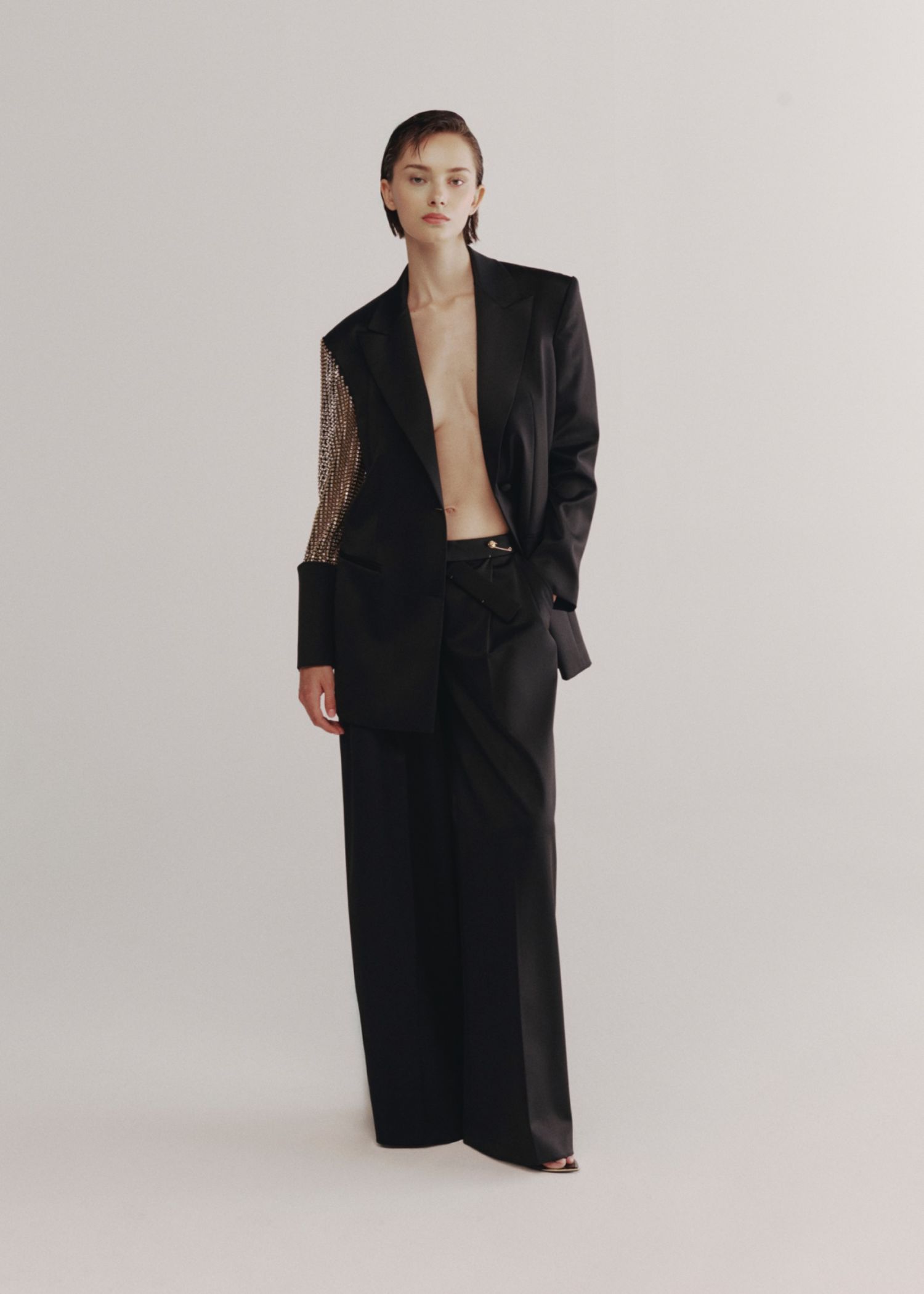 Oversize blazer abito impreziosito da cristalli 